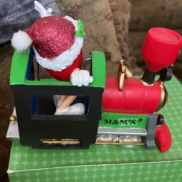Department 56 M&M’s Christmas Express - Picture 5 of 7